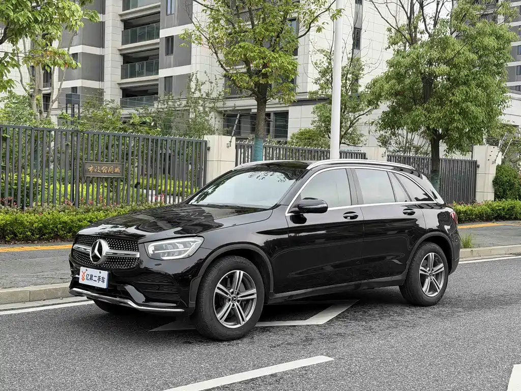 Mercedes-Benz GLC 2021 — фото 1