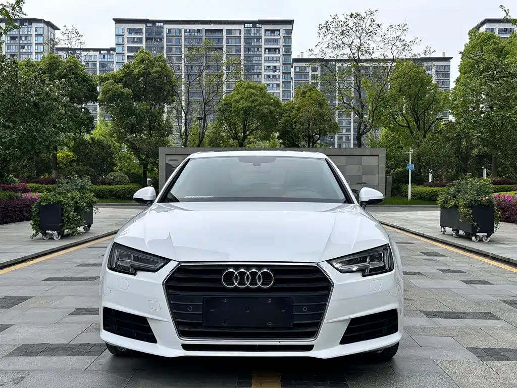 Audi A4L 2017 — фото 2