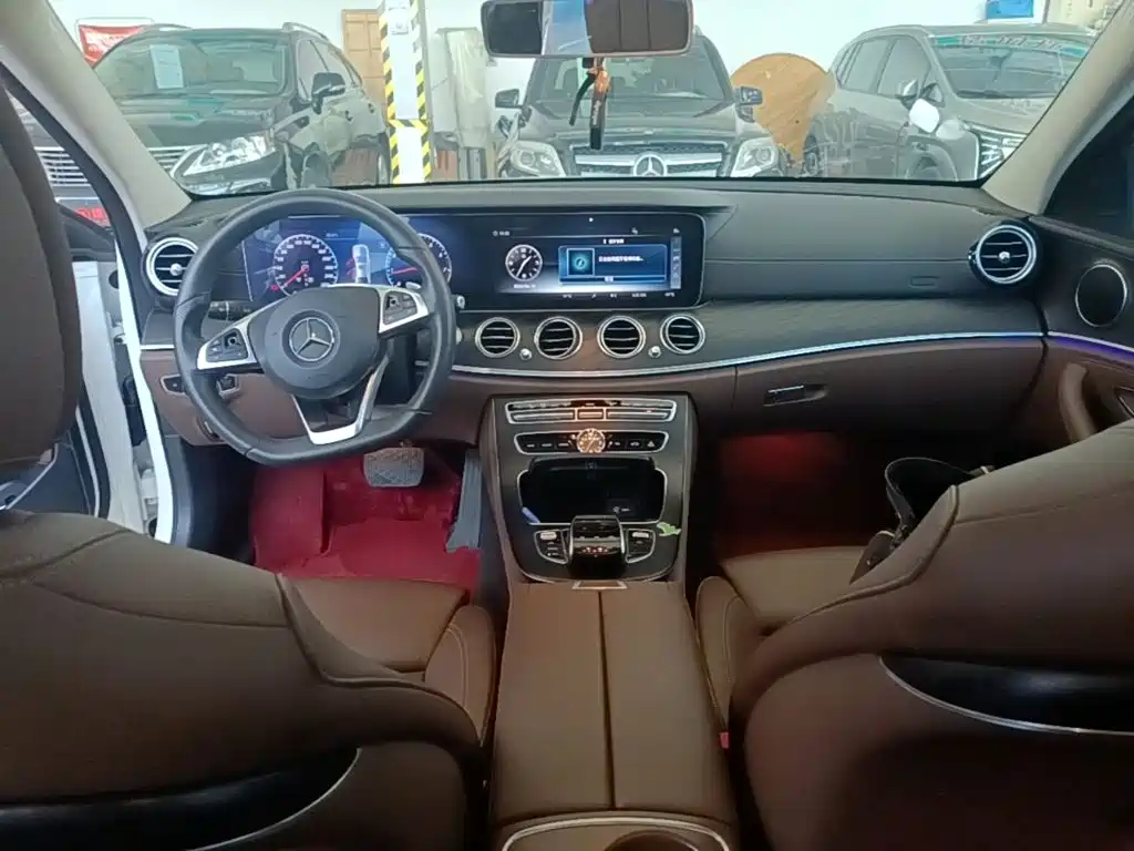 Mercedes-Benz E-Class 2018 — фото 10