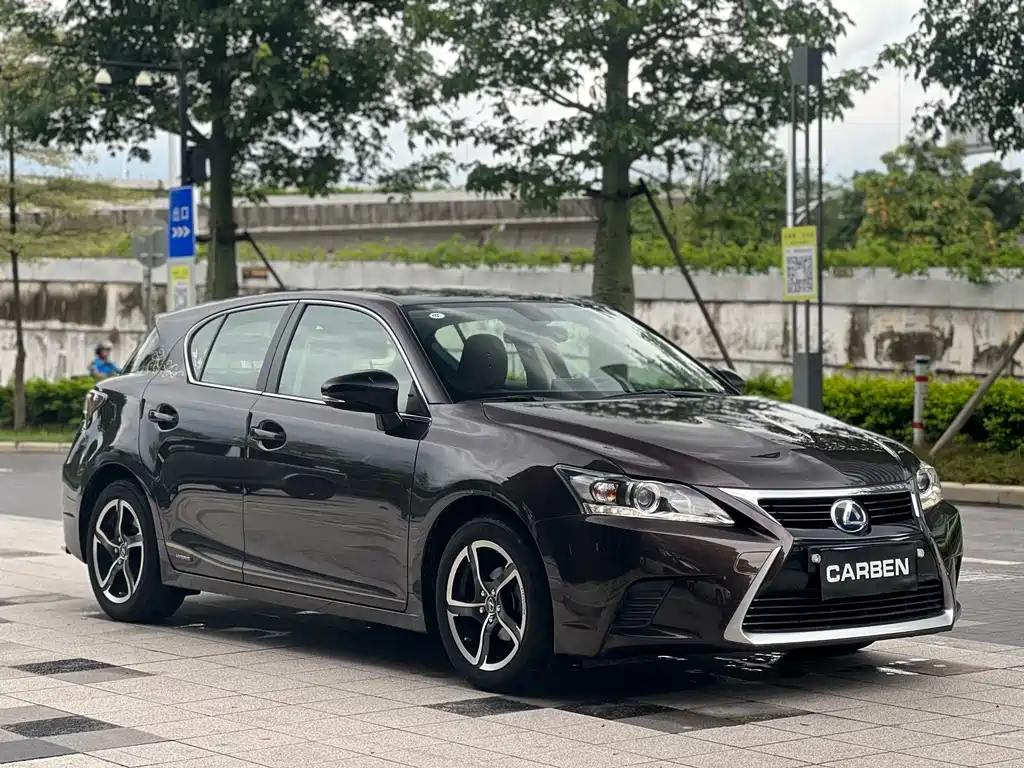 Lexus CT 2015 — фото 3