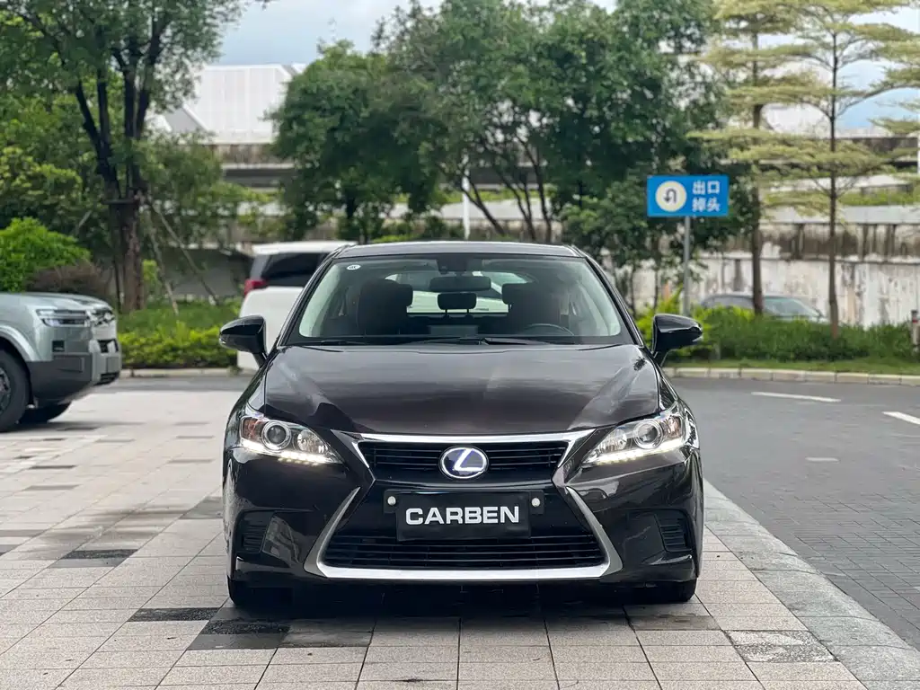 Lexus CT 2015 — фото 2