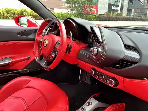 Ferrari 488 2016
