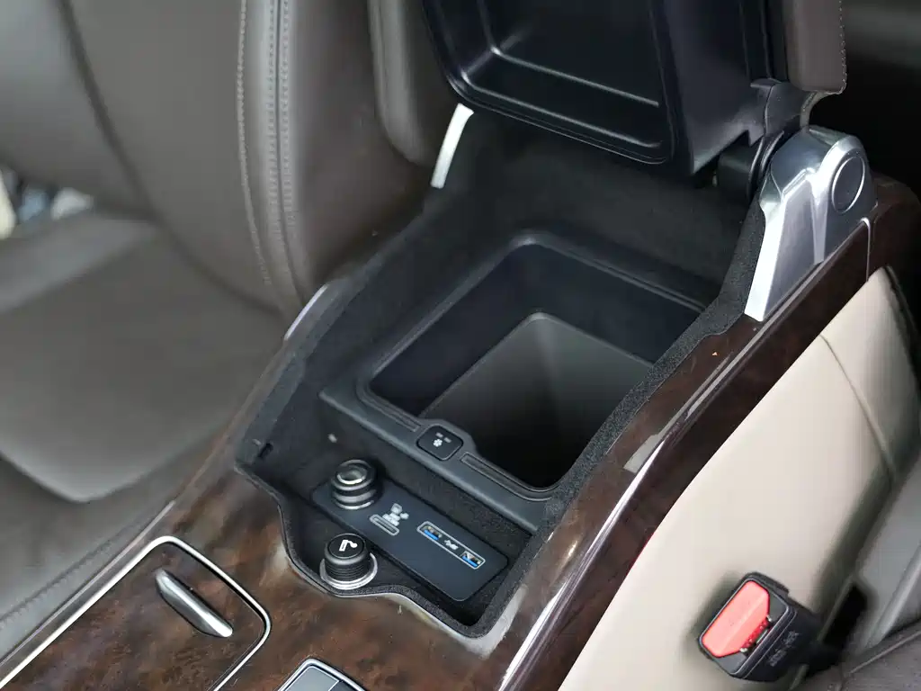Land Rover Range Rover 2022 — фото 12