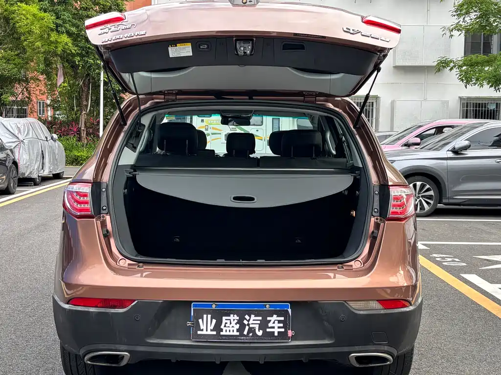 Luxgen Big 7 SUV 2015 — фото 16