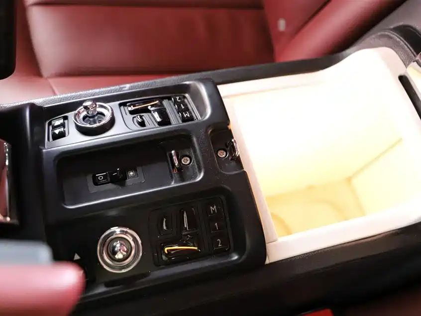 Rolls-Royce Phantom 2012 — фото 14