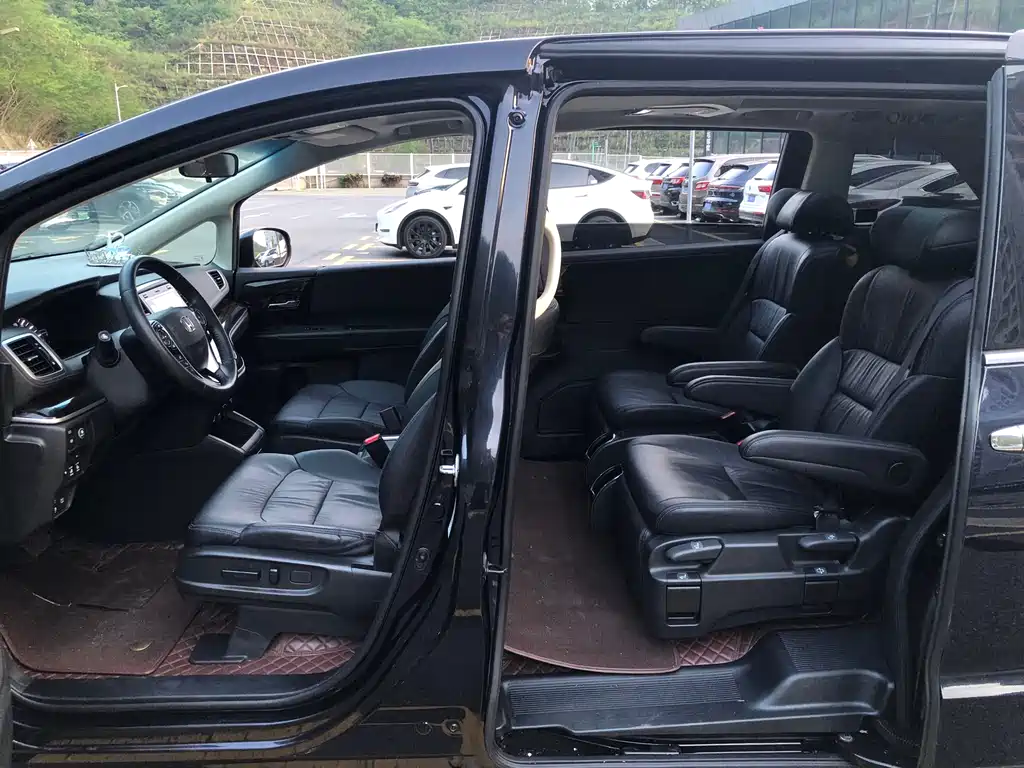 Honda Odyssey 2019 — фото 11