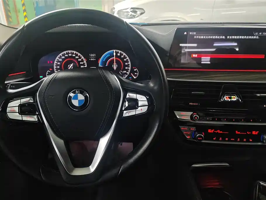 BMW 5 Series New Energy 2019 — фото 12