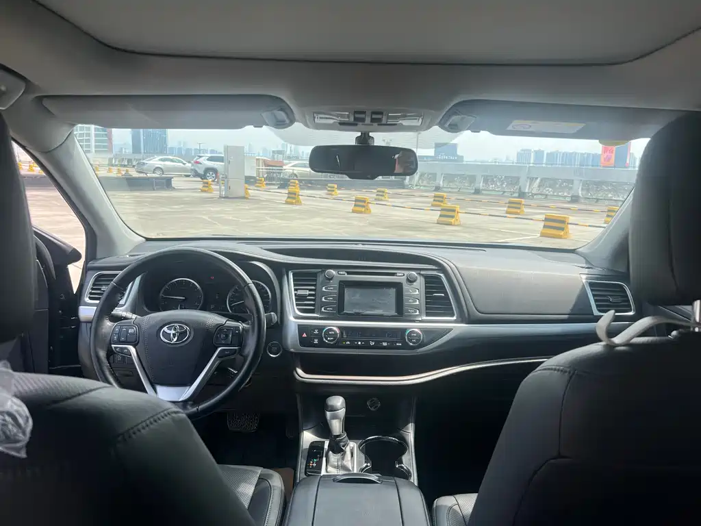 Toyota Highlander 2018 — фото 12