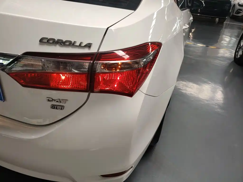 Toyota Corolla 2018 — фото 8