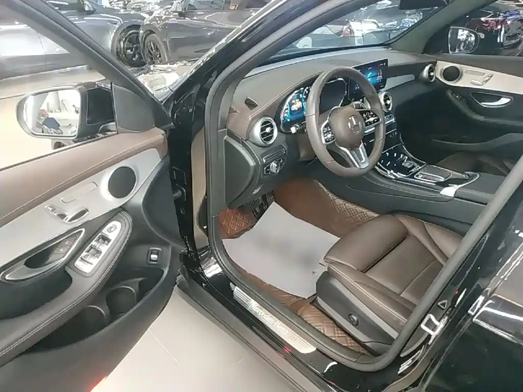 Mercedes-Benz GLC 2021 — фото 12