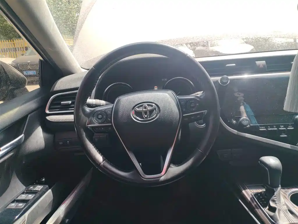 Toyota Camry 2020 — фото 10