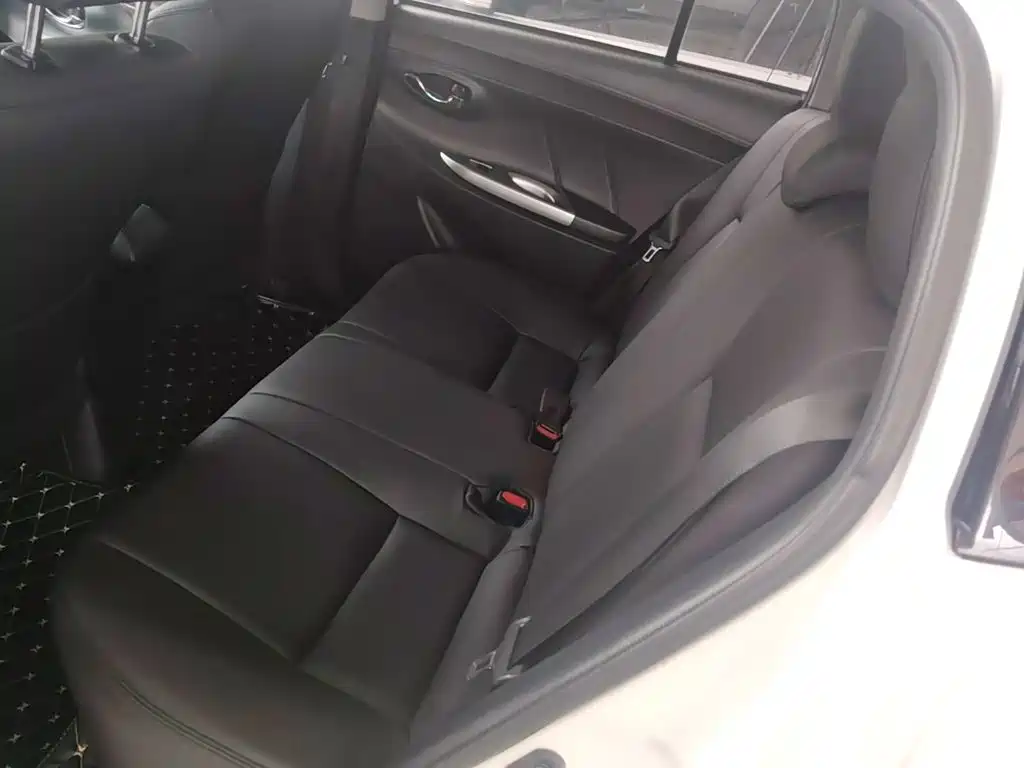 Toyota Yaris L 2016 — фото 17