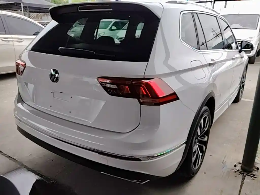 Volkswagen Tiguan L 2021 — фото 7
