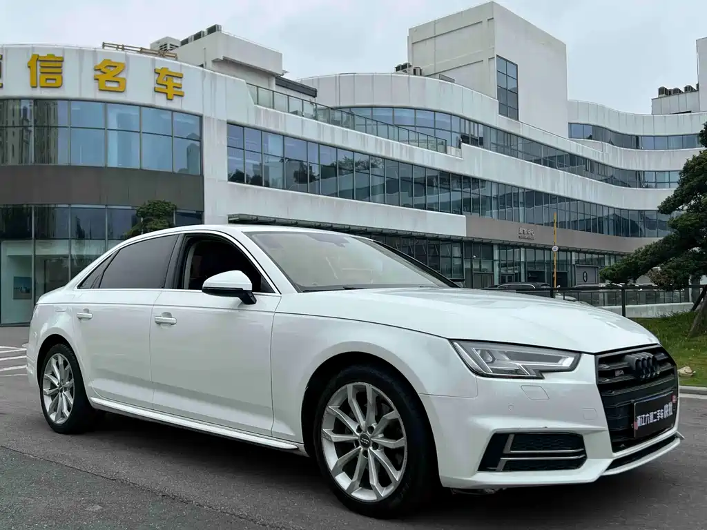 Audi A4L 2018 — фото 3
