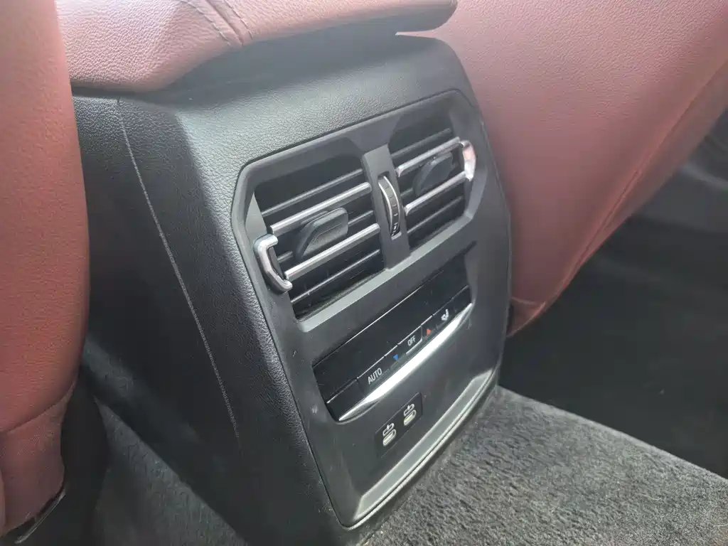 BMW 3 Series 2023 — фото 15
