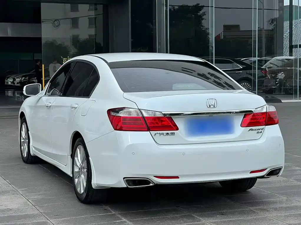 Honda Accord 2015 — фото 13