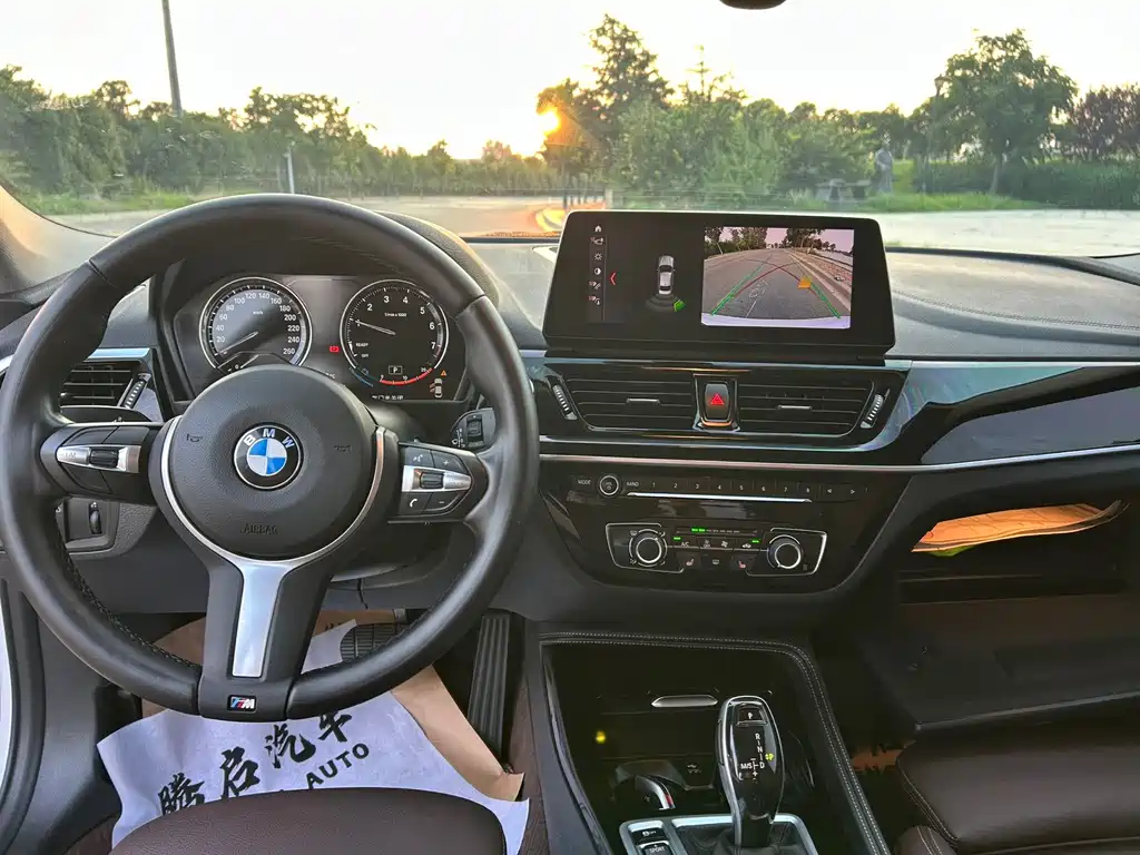 BMW 1 Series 2022 — фото 10