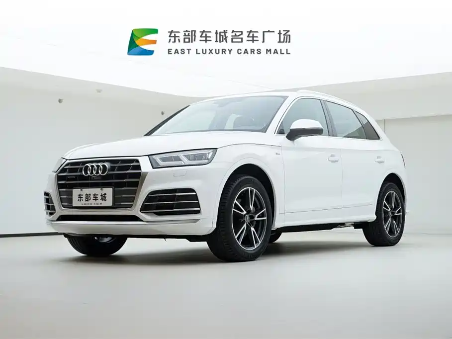 Audi Q5L 2021 — фото 1
