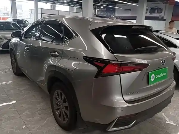 Lexus NX 2021