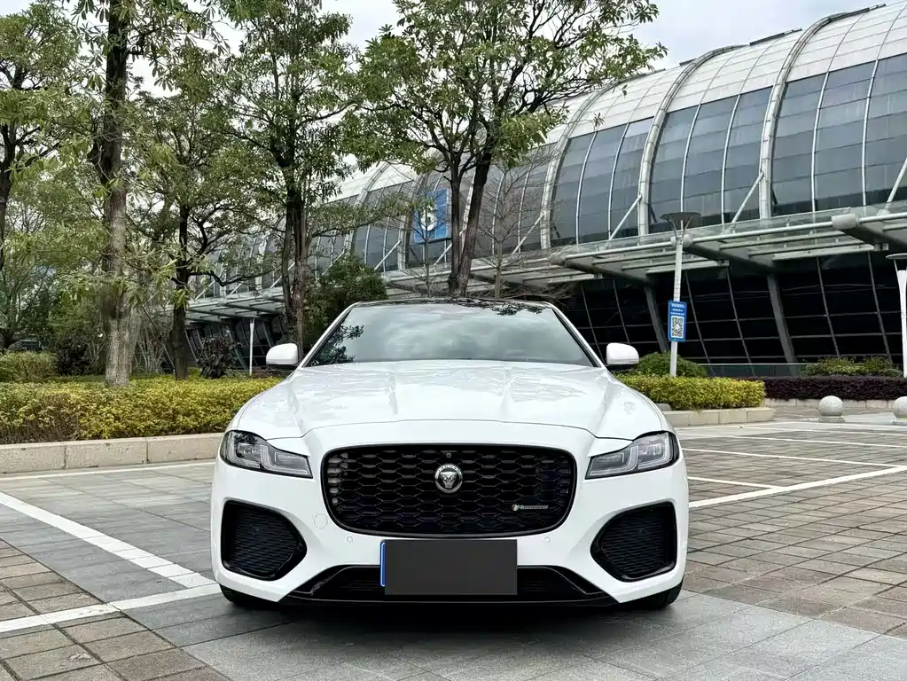 Jaguar XFL 2022 — фото 2