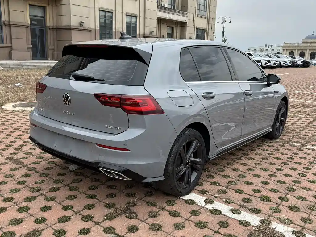 Volkswagen Golf 2023