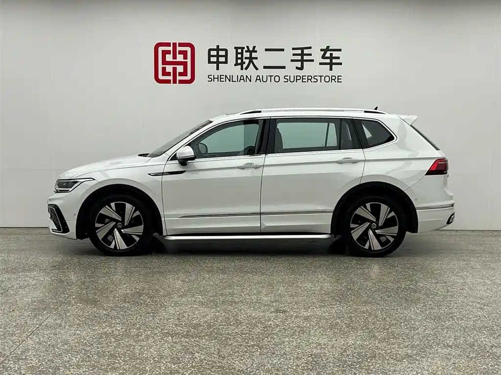 Volkswagen Tiguan L 2023 — фото 3