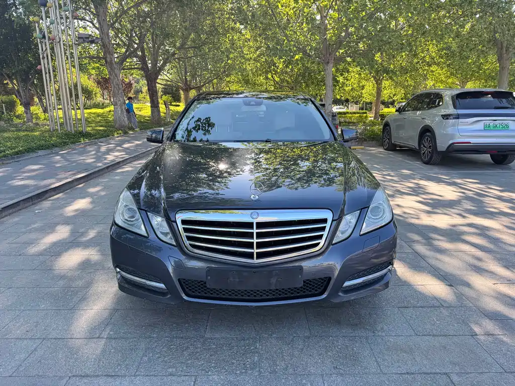 Mercedes-Benz E-Class 2010