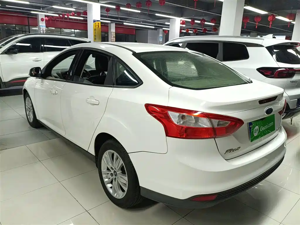 Ford Focus 2015 — фото 5