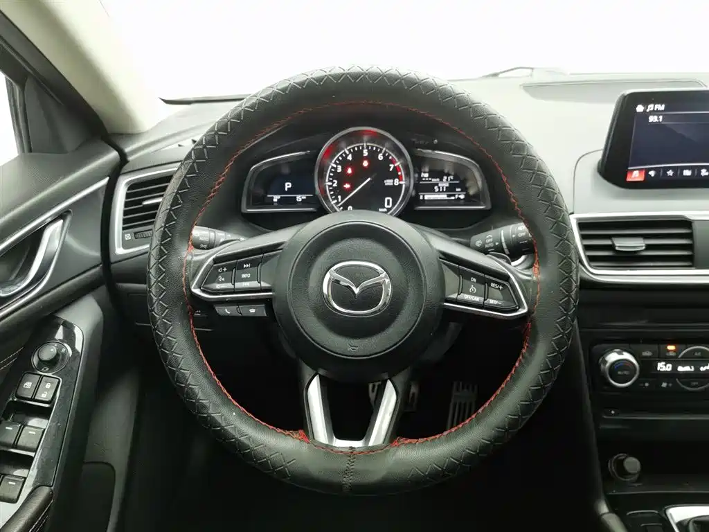 Mazda 3 Axela 2019 — фото 11