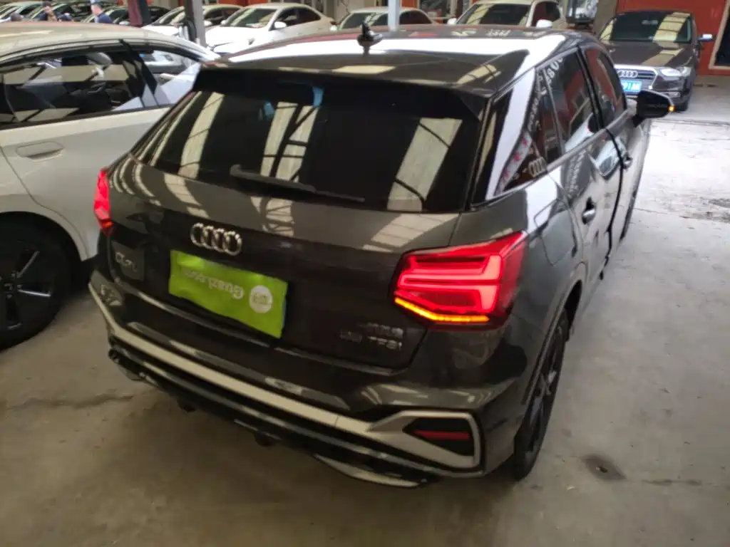 Audi Q2L 2023