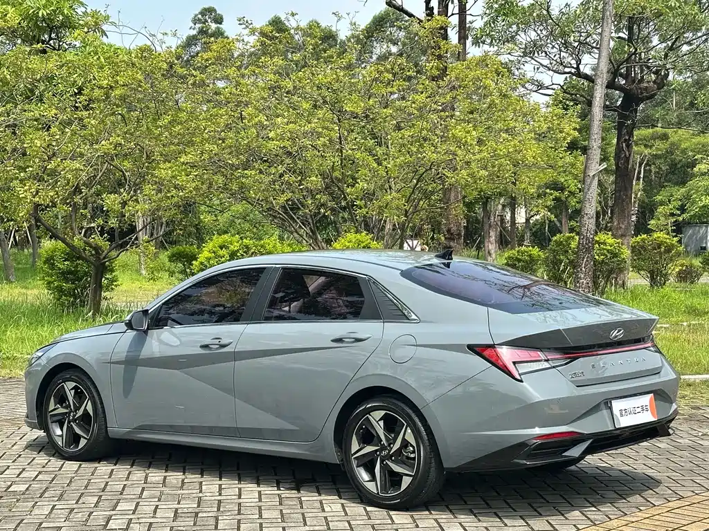 Hyundai Elantra 2021