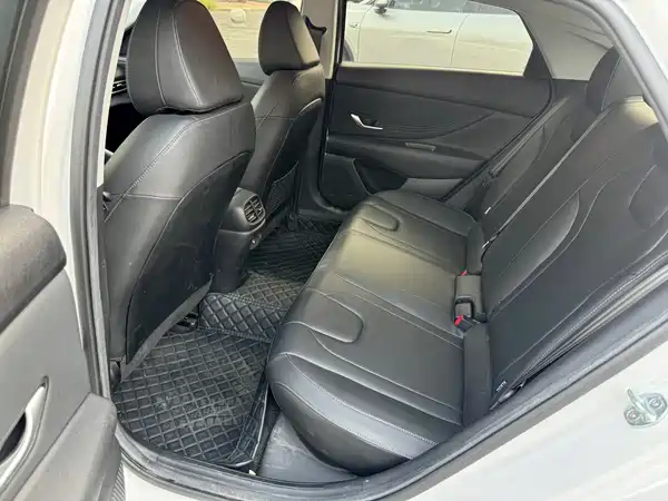 Hyundai Elantra 2023