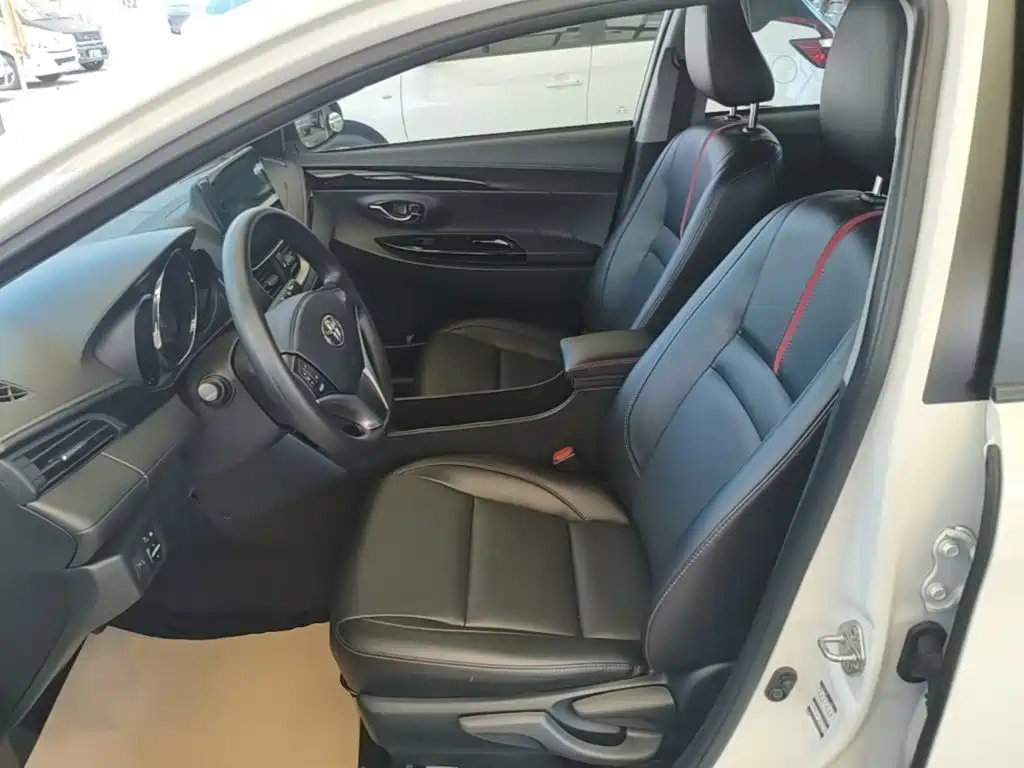 Toyota Yaris L 2022 — фото 11