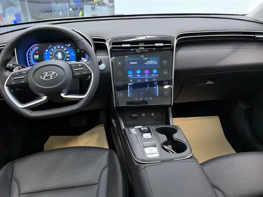 Hyundai Tucson 2023 — фото 11