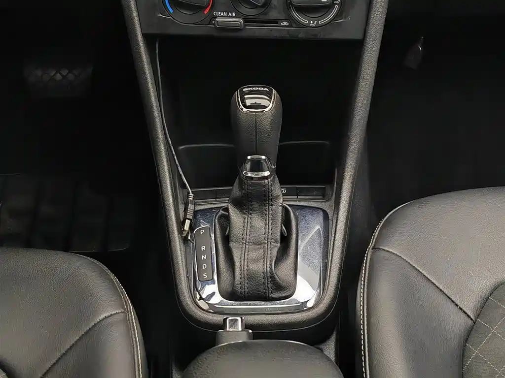 Skoda Rapid 2018 — фото 13