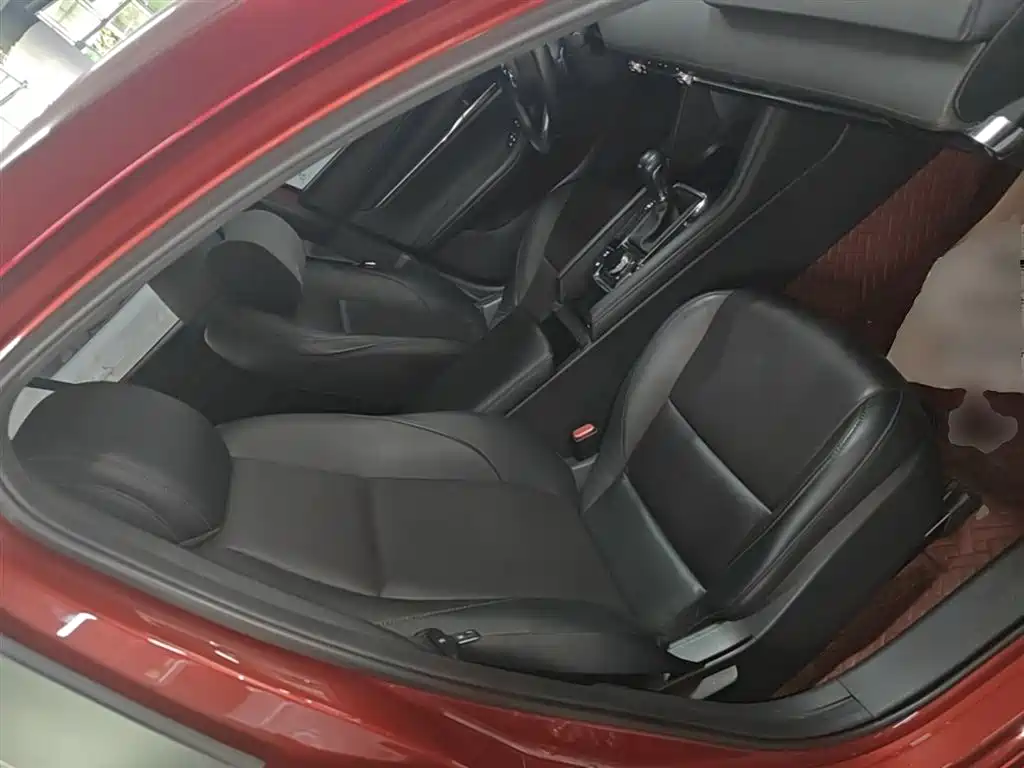 Mazda 3 Axela 2021 — фото 25