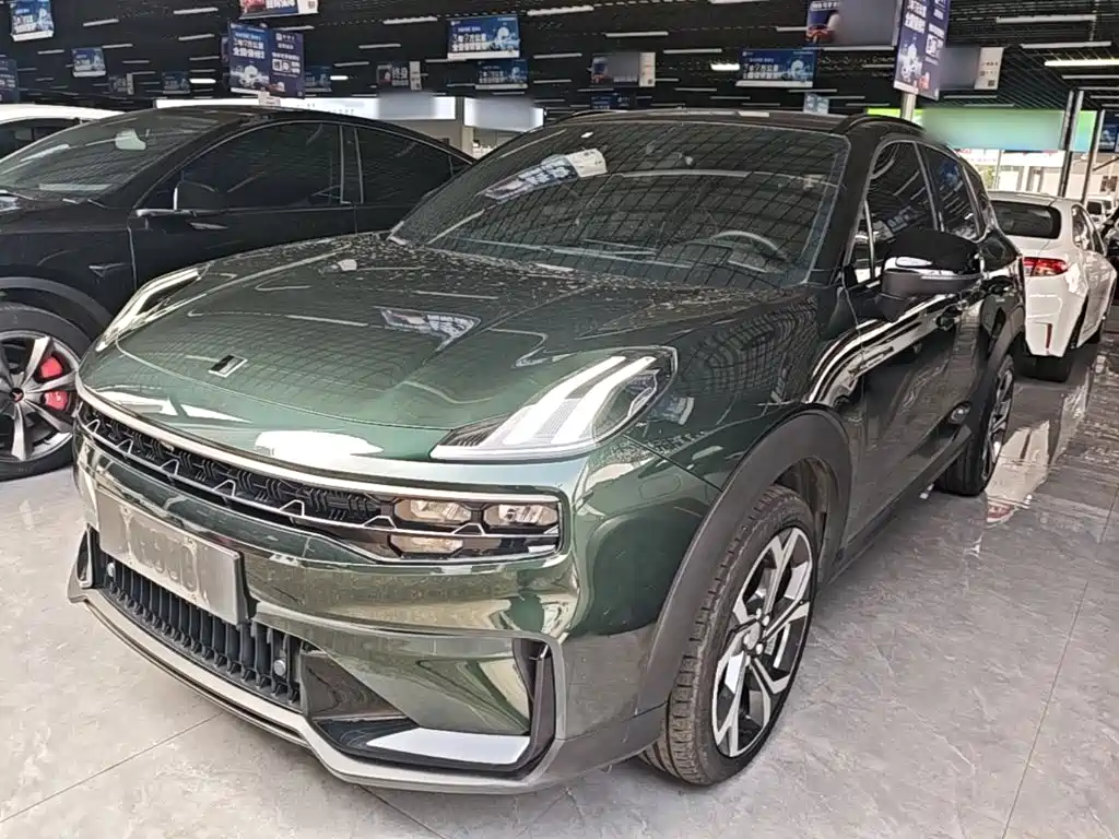 Lynk & Co 06 EM-P 2023 — фото 1