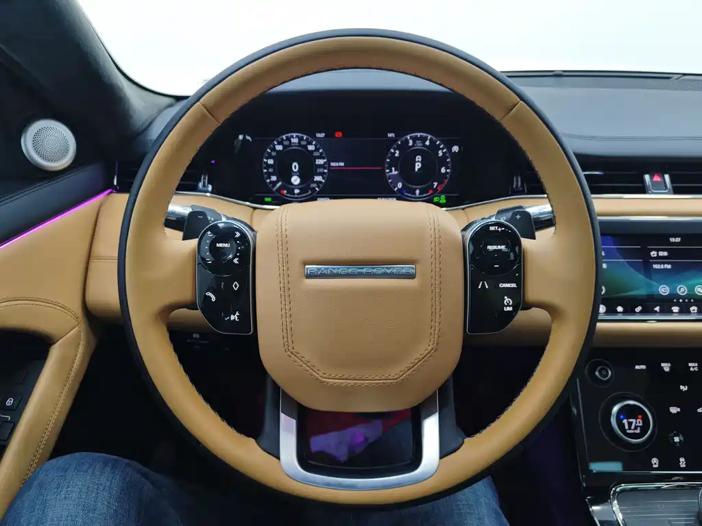 Land Rover Evoque 2021 — фото 12