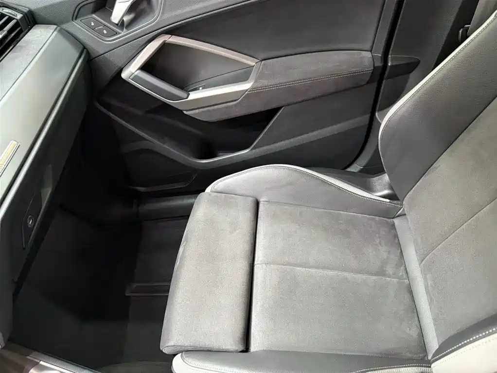 Audi Q3 2022 — фото 13