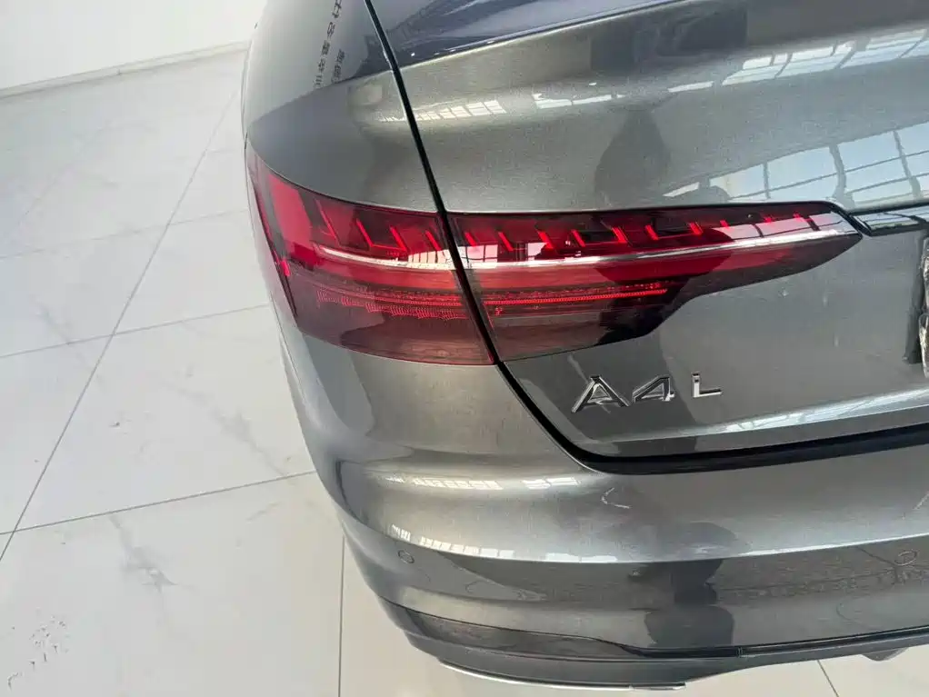 Audi A4L 2025 — фото 12