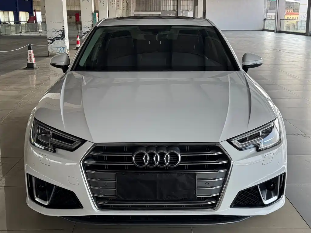 Audi A4L 2019