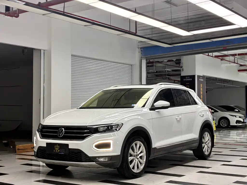 Volkswagen T-Roc 2022 — фото 1