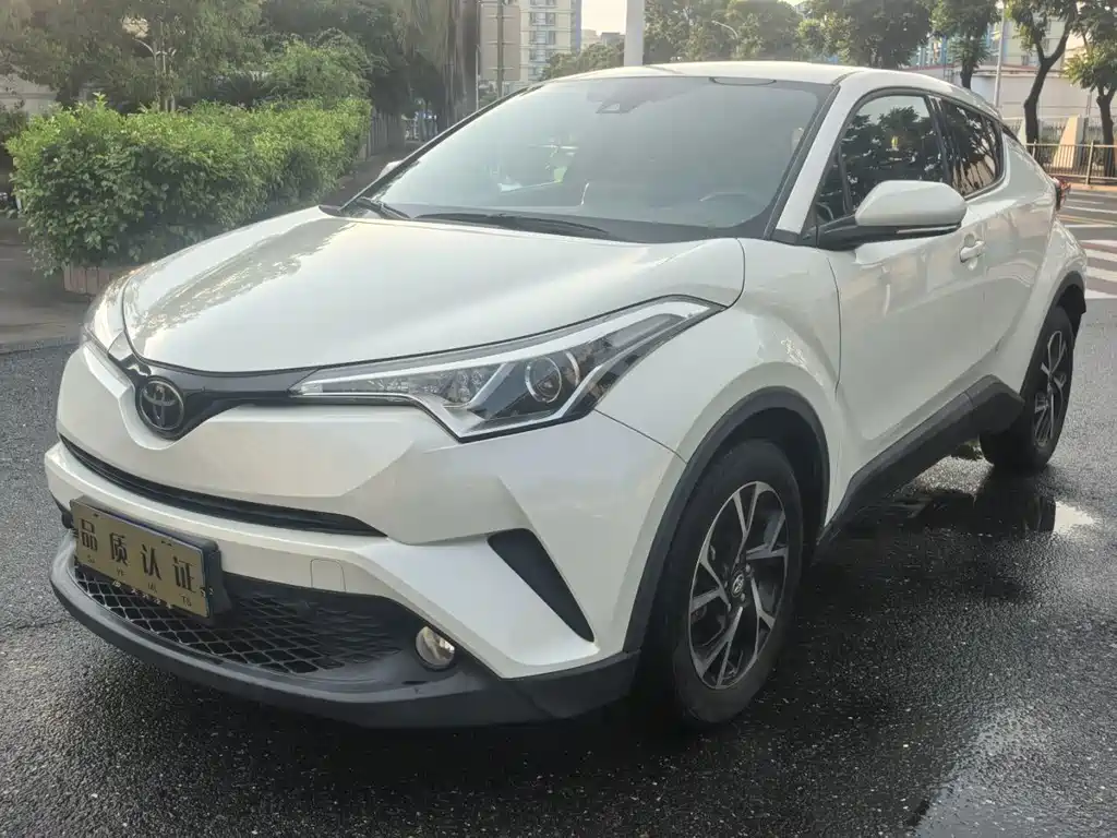 Toyota C-HR 2019 — фото 3