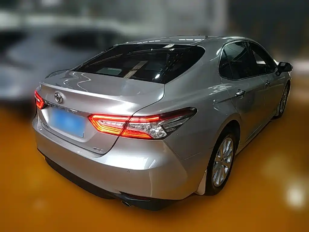 Toyota Camry 2020 — фото 12