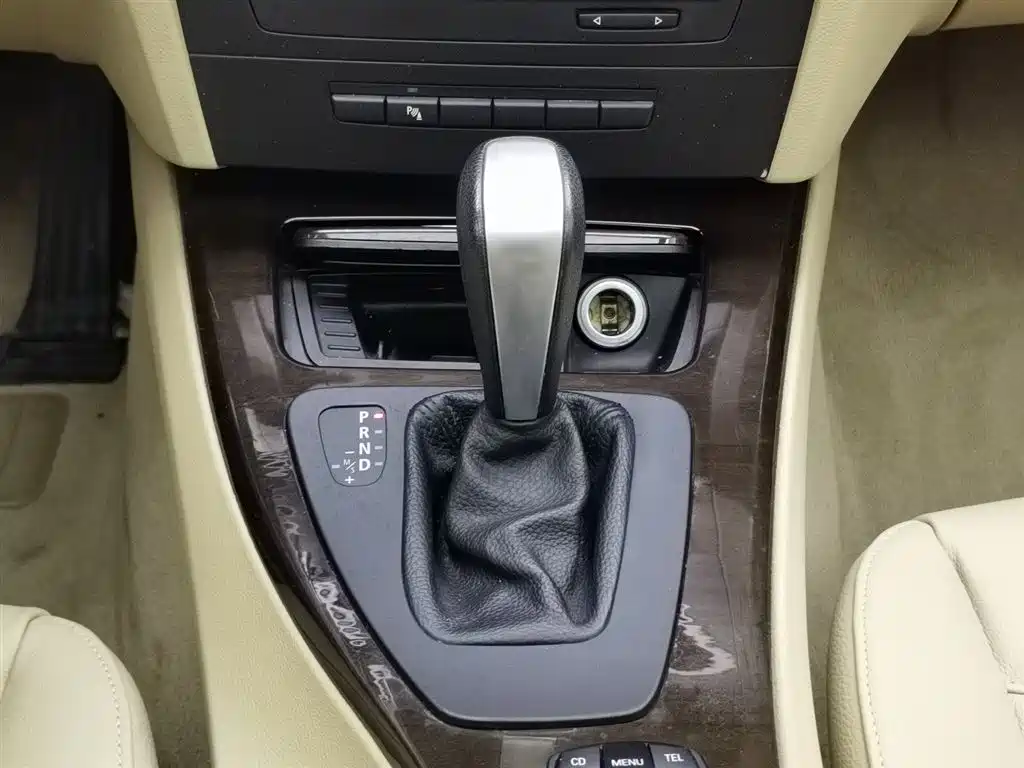 BMW 3 Series 2010 — фото 13