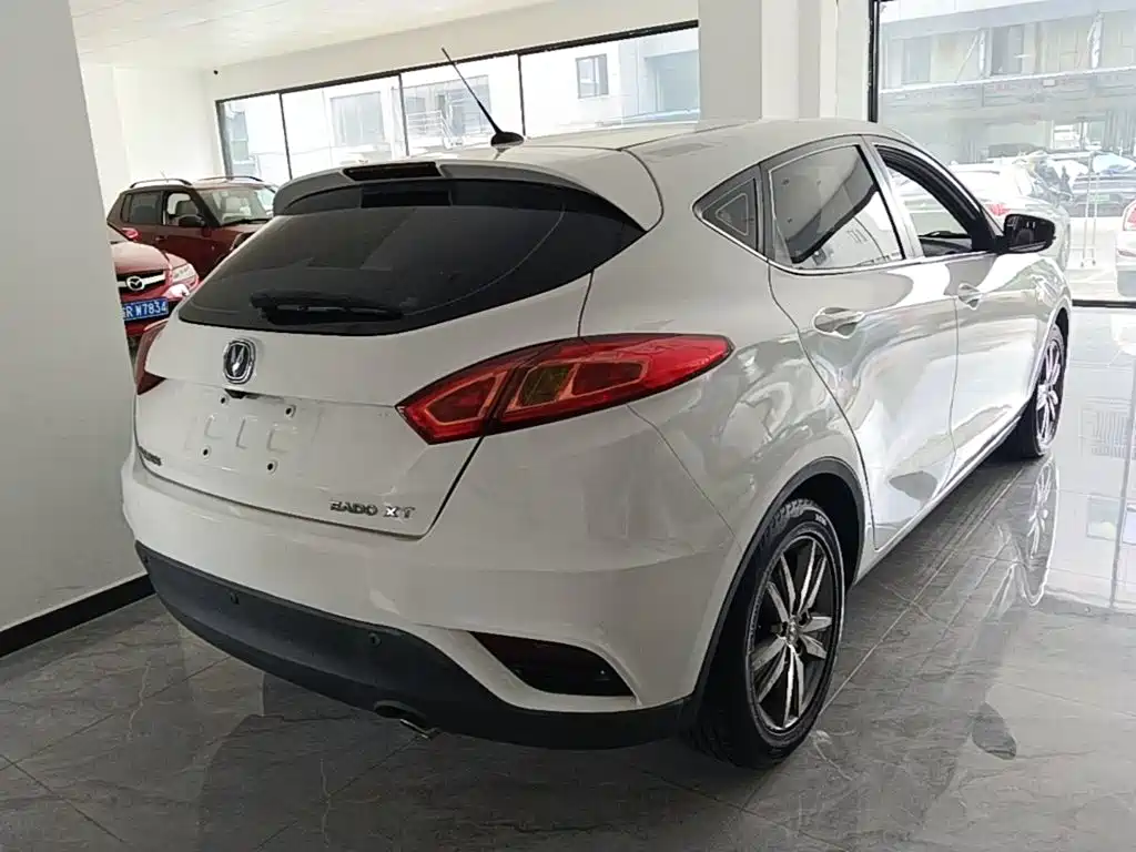Changan Eado XT 2016 — фото 7