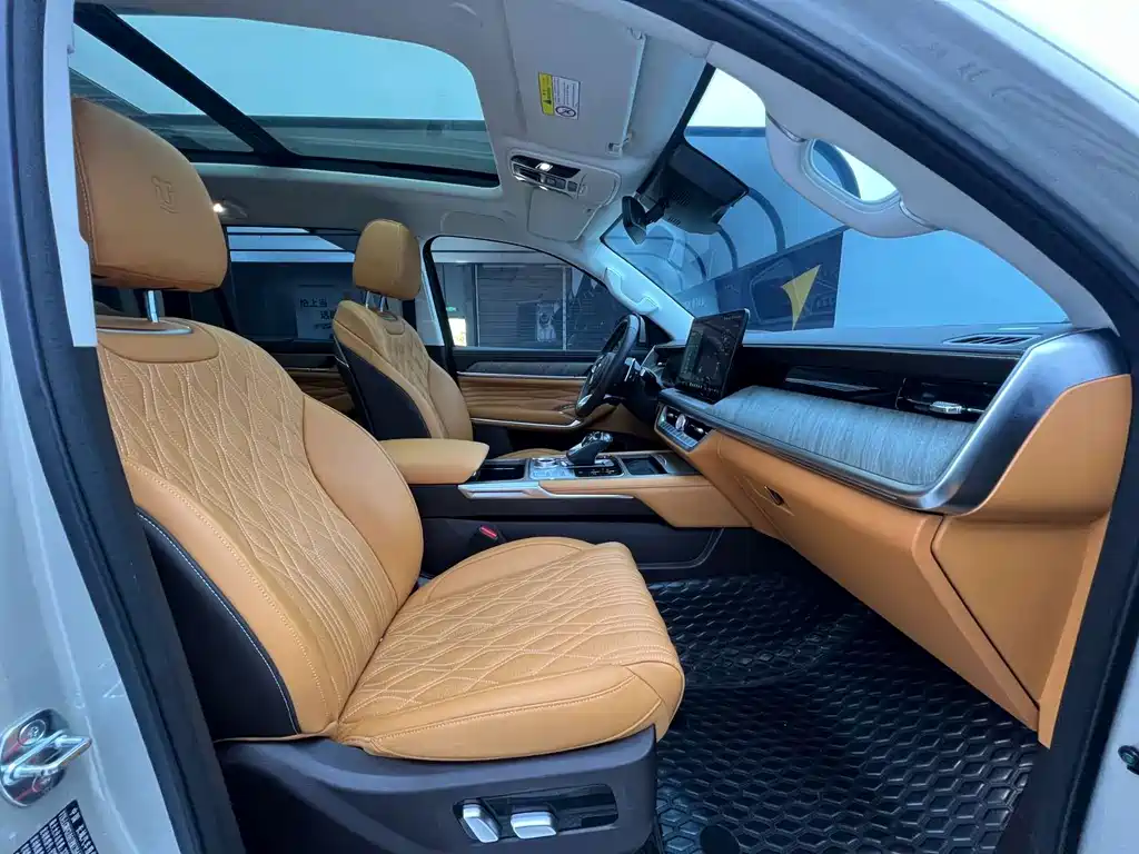 Tank 500 New Energy 2024 — фото 7