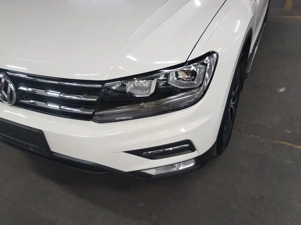 Volkswagen Tiguan L 2018 — фото 15