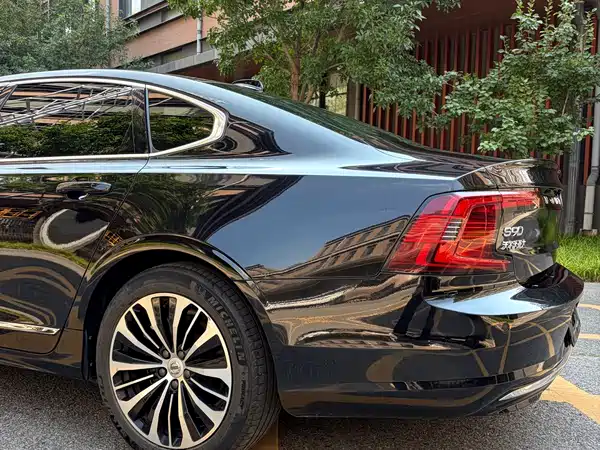 Volvo S90 2024