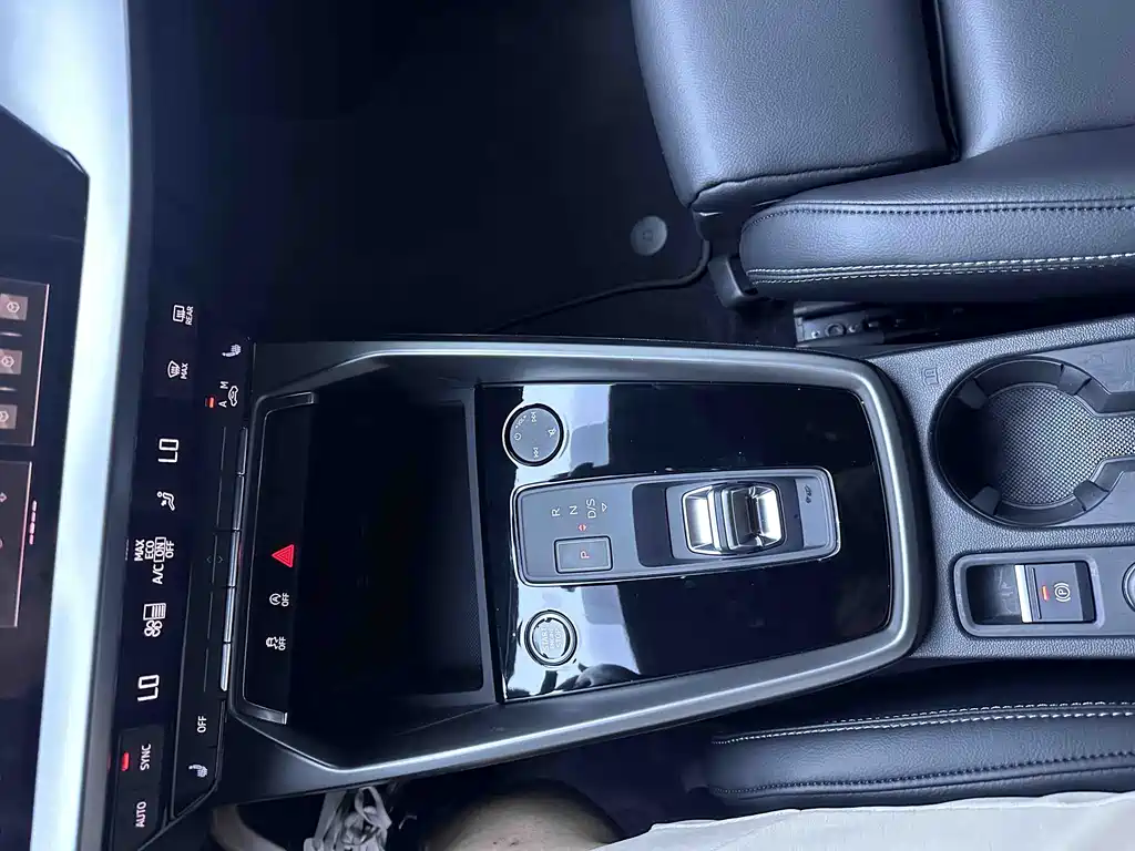 Audi A3 2022 — фото 14